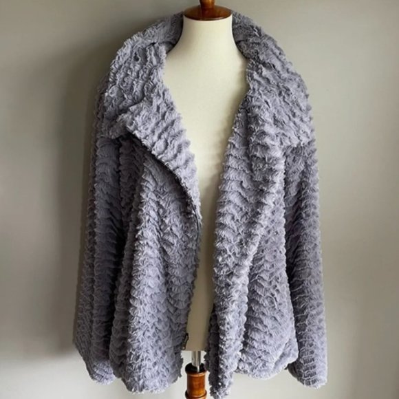 Patagonia Jacket Womens' Pelage/Super luxurious softness/faux fur - Picture 3 of 6